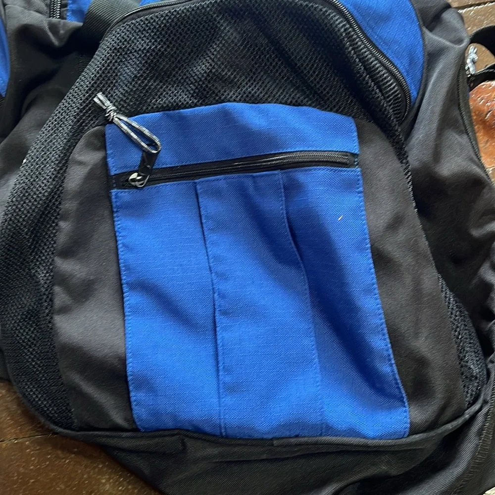 MEN BAG DUFFEL Outdoor Products large 24”wide x 15”deep by 18” high